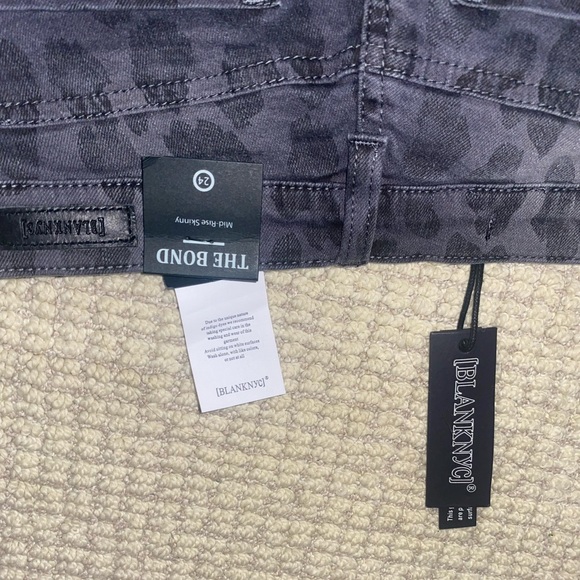 BlankNYC leopard printed jeans- size 24 NWT - Picture 4 of 4